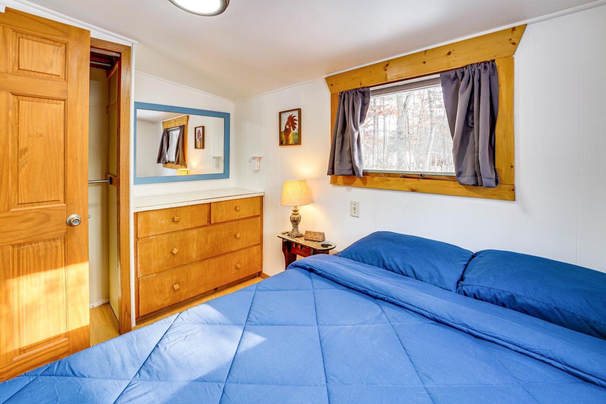 Pet-Friendly Irons Cottage About 4 Mi To Sand Lake! Экстерьер фото